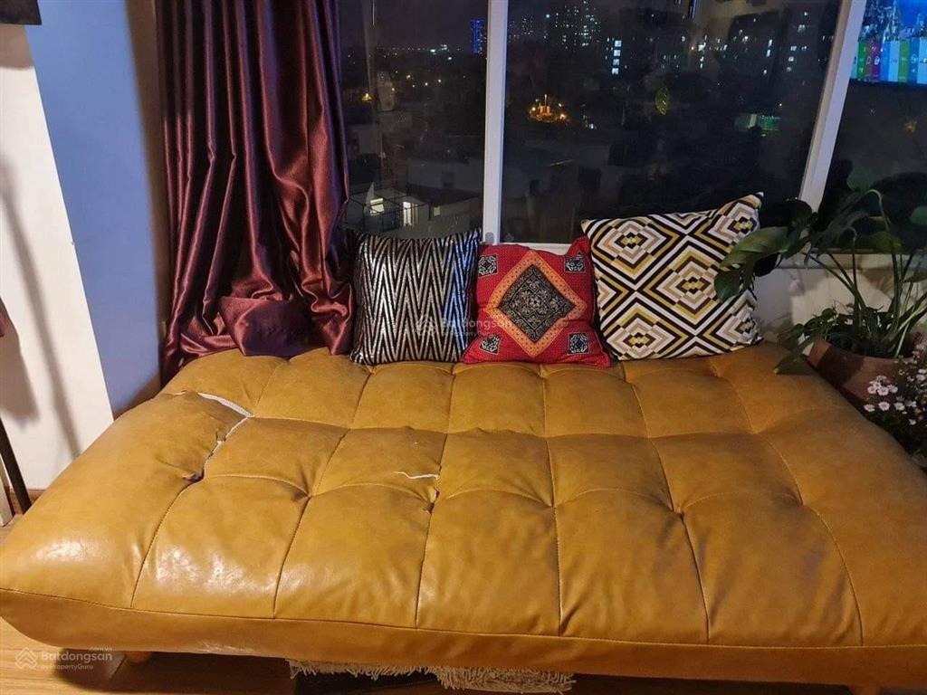 Cho thuê căn hộ flora anh đào  nhà mới. dt 55m2 gồm 1pn+. đầy đủ nội thất đẹp. giá 7,4 triệu/tháng