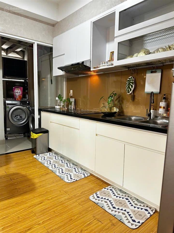 Bán căn hộ flora anh đào dt 69m2 view globai city( 1 tầng có 4 căn) 2pn2wc nhà y hình. giá 3,890