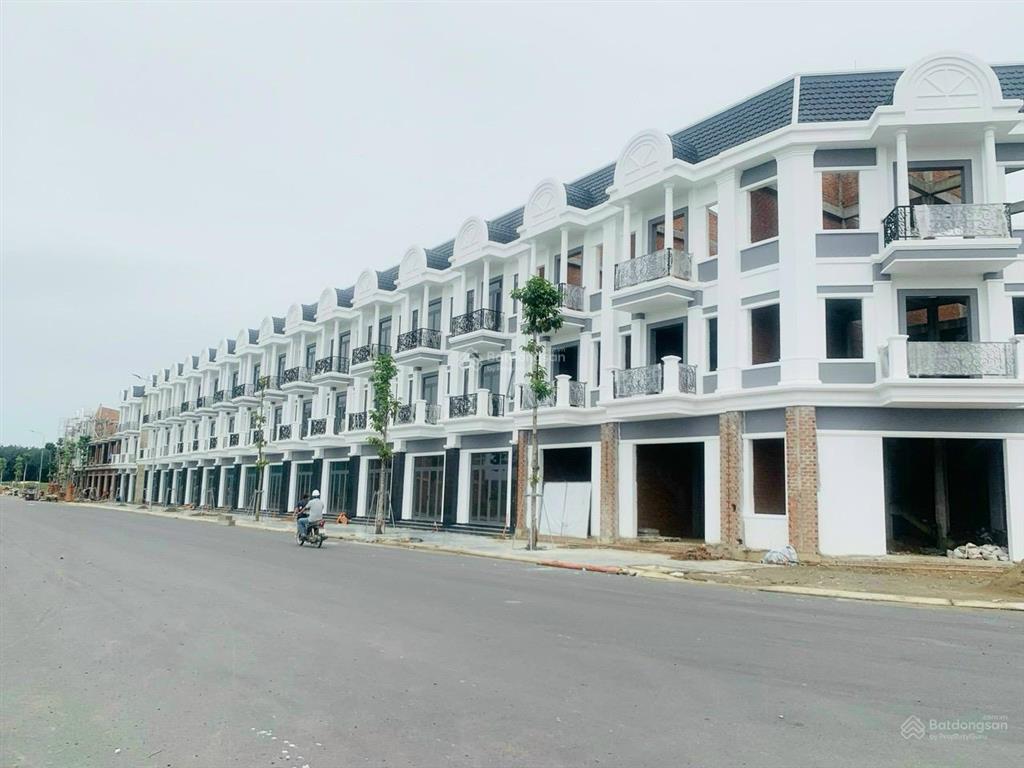 Kẹt tiền bán lô đất đẹp sổ sẵn tại khu đô thị sân bay long thành