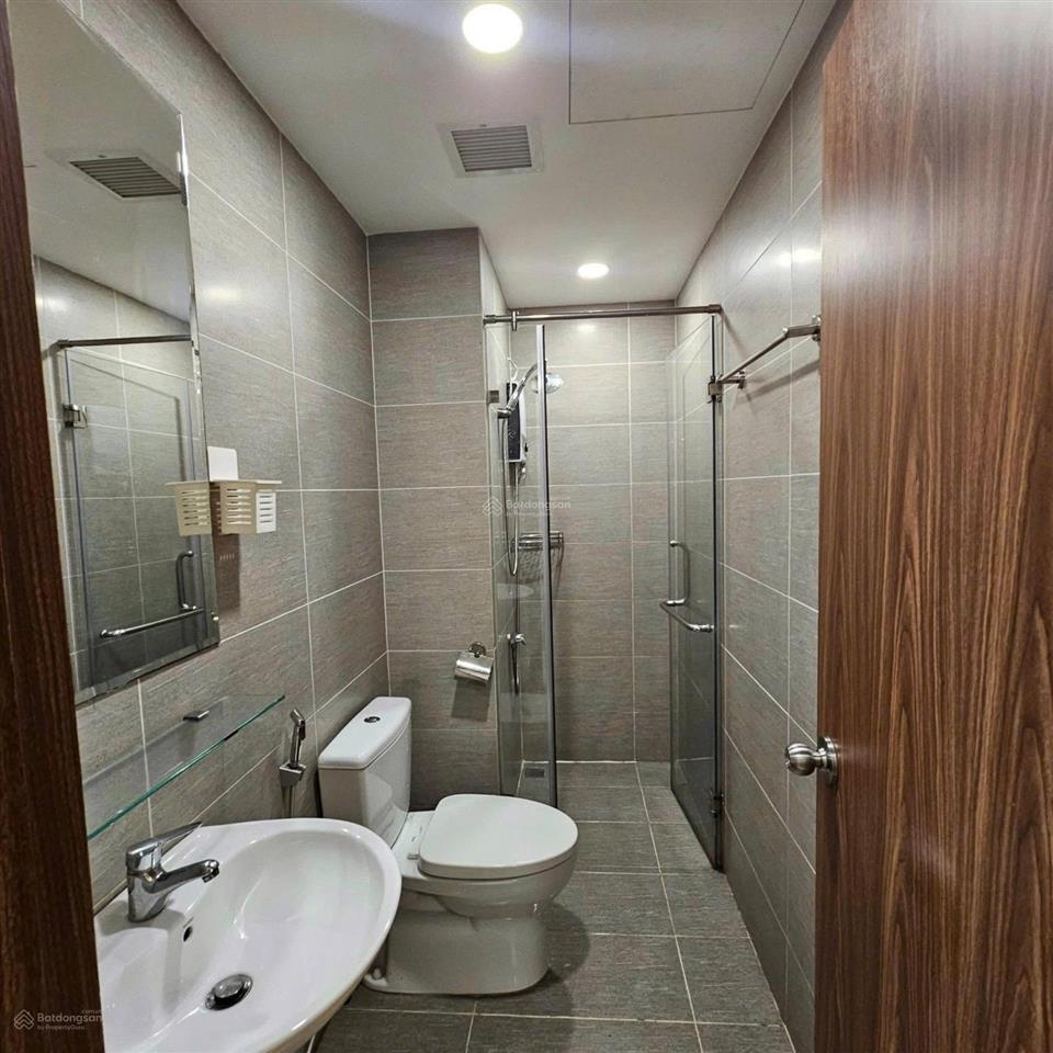Cho thuê cc the pegasuite, 12 triệu vnd, 68m2, 2pn, 2wc, nhiều tiện ích cao cấp, tiện về trung tâm