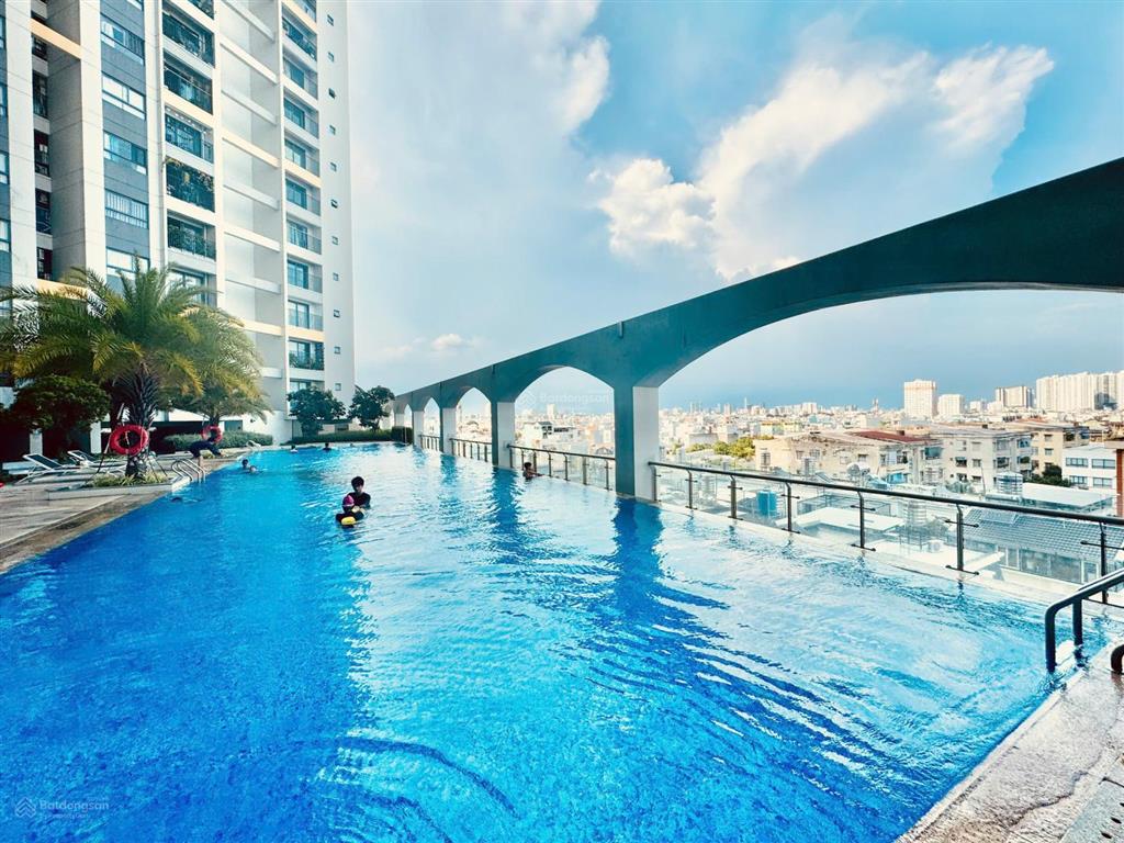 Căn 75m2 view hồ bơi tầng đẹp thoáng  giá thuê 14tr full nt  còn giảm cho khách kĩ nhà vào ở ngay