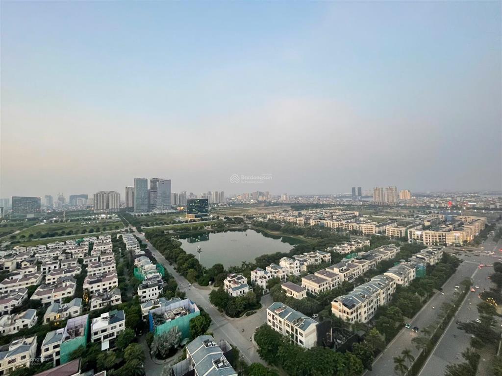Tôi chính chủ cần bán căn góc 2 mặt thoáng tòa ct2b nghĩa đô, view hồ starlake tầng đẹp