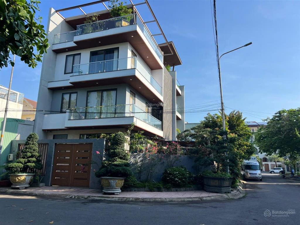 Chính chủ cần bán gấp biệt thự lô góc khu dân cư phú nhuận, diện tích 243m2