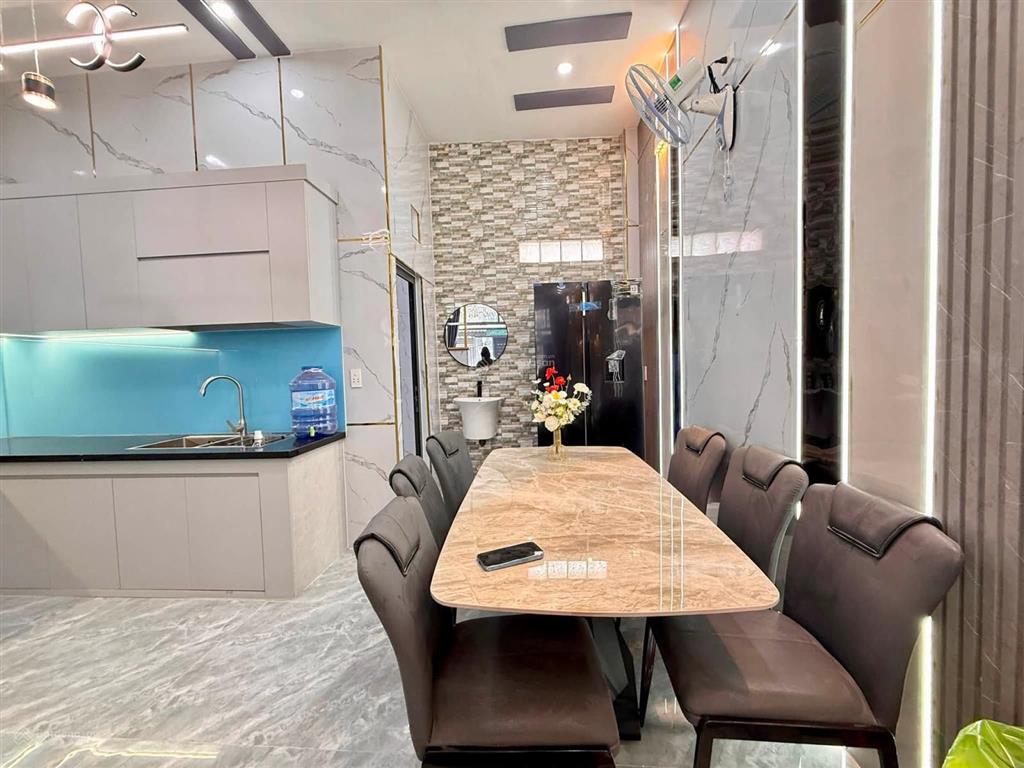 Bán nhà riêng tại đường trương thị hoa, 6,099 tỷ, 55m2, 4pn, 3wc, sổ hồng đầy đủ, hot!