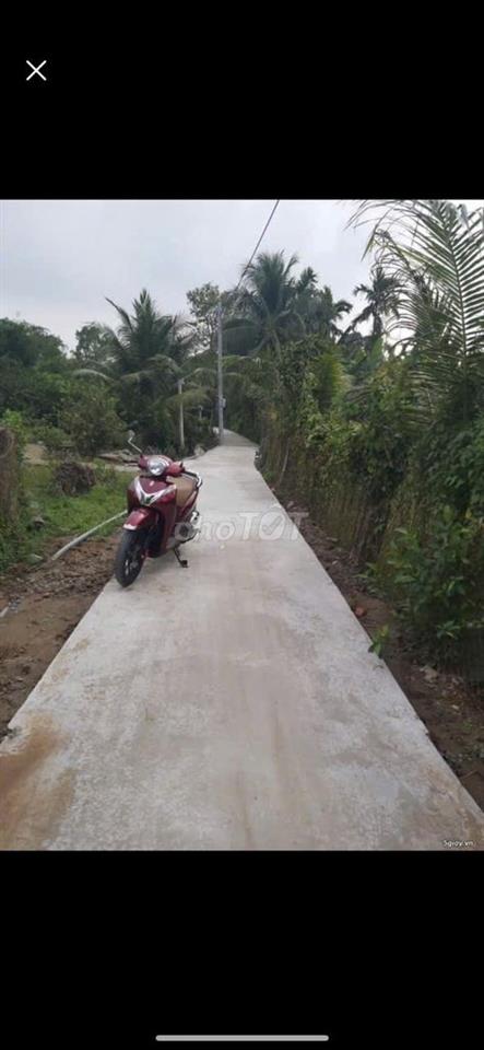 Đất 391m2 có nhà rất rộng dọn vô ở ngay.