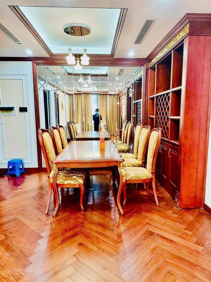 Nhà đẹp,thiết kế rất có gu bán căn hộ chung cư royal city 110m23n2vs.giá cực tốt chỉ hơn 9 tỷ xíu