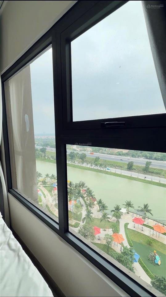 Bán 1+ view sông đồ đẹp tầng trung toà s2.03 diện tích 43m2 giá 2ty750 net
