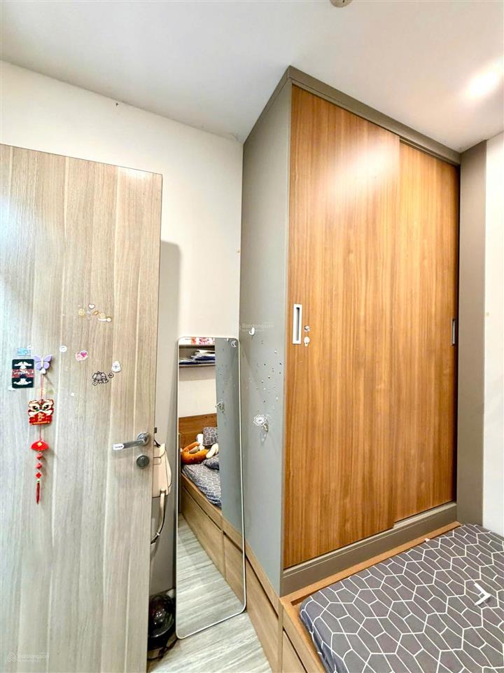 Bán căn 2pn1wc full đồ đẹp tầng trung giá 3 tỷ 230 net sẵn sổ