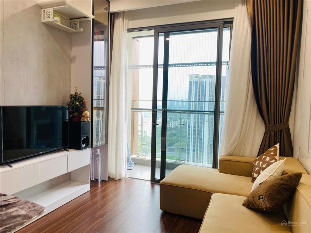 Cho thuê căn 3 ngủ tầng trung toà h3 giá chỉ 15tr/tháng, view đẹp, 01/09 vào được