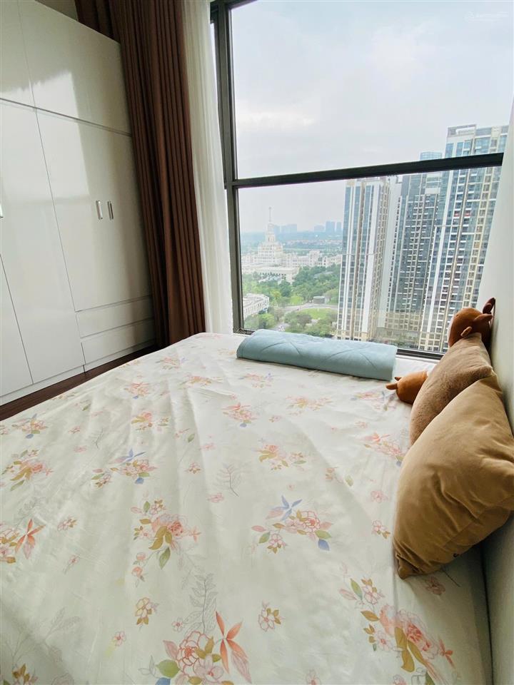 Cho thuê căn 3 ngủ tầng trung toà h3 giá chỉ 15tr/tháng, view đẹp, 01/09 vào được