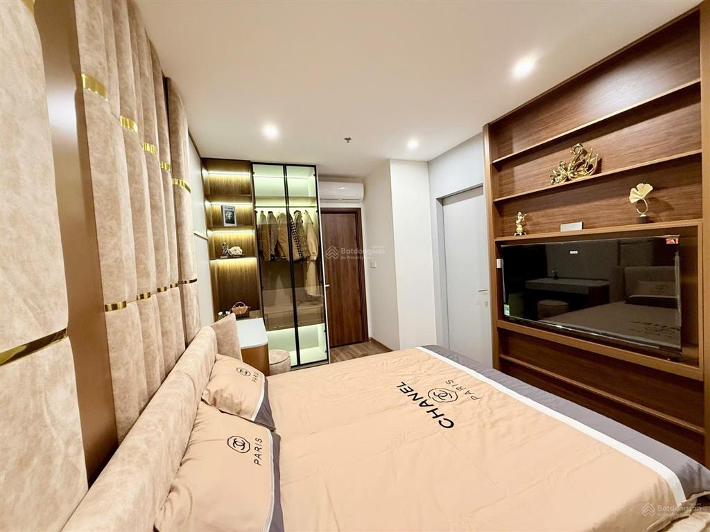 Cho thuê căn 2 ngủ 2 vs full đồ luxury toà zurich 1 nội thất full đồ, giá 17tr/th bao phí
