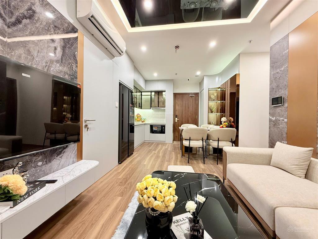Cho thuê căn 2 ngủ 2 vs full đồ luxury toà zurich 1 nội thất full đồ, giá 17tr/th bao phí
