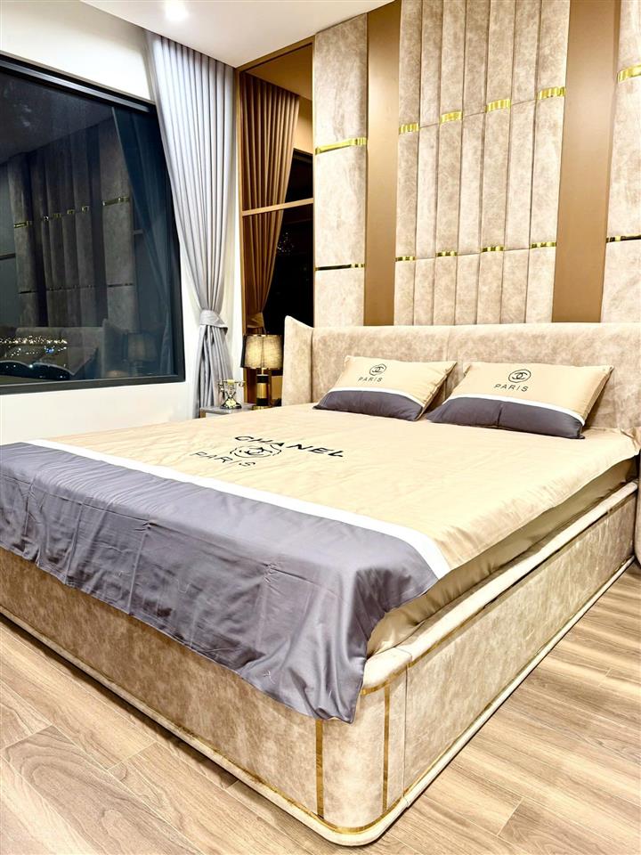 Cho thuê căn 2 ngủ 2 vs full đồ luxury toà zurich 1 nội thất full đồ, giá 17tr/th bao phí