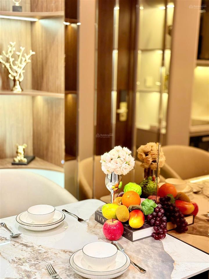 Cho thuê căn 2 ngủ 2 vs full đồ luxury toà zurich 1 nội thất full đồ, giá 17tr/th bao phí