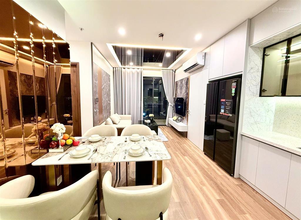 Cho thuê căn 2 ngủ 2 vs full đồ luxury toà zurich 1 nội thất full đồ, giá 17tr/th bao phí