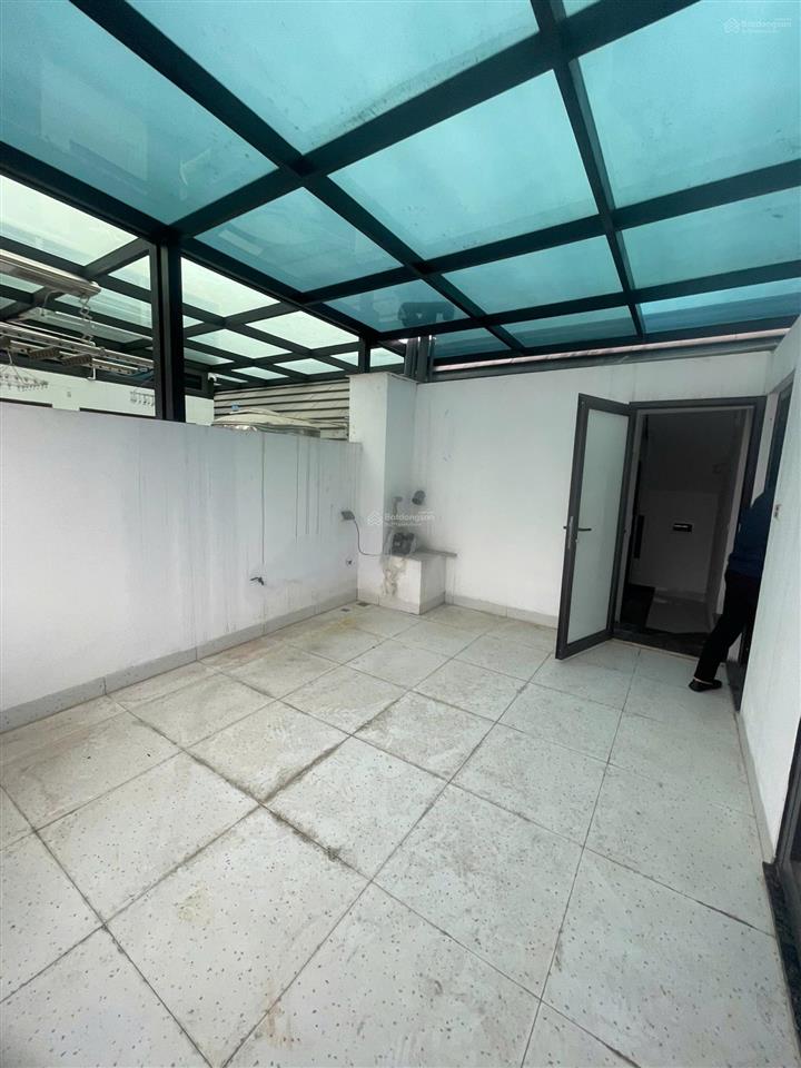 Cho thuê biệt thự song lập sh12, có điều hòa, thang máy giá 35tr/tháng diện tích 150m²