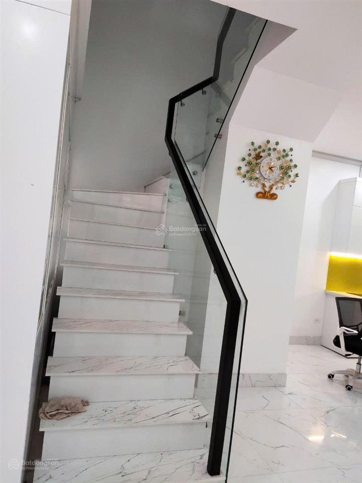 Cho thuê liền kề 90m2 ngọc trai full đồ 5 phòng ngủ, giá 35tr/tháng, bảo vệ 24/7, phân khu đẹp