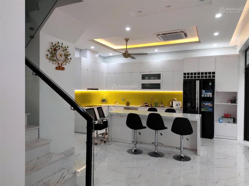 Cho thuê liền kề 90m2 ngọc trai full đồ 5 phòng ngủ, giá 35tr/tháng, bảo vệ 24/7, phân khu đẹp