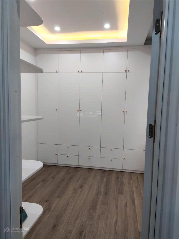 Cho thuê liền kề 90m2 ngọc trai full đồ 5 phòng ngủ, giá 35tr/tháng, bảo vệ 24/7, phân khu đẹp