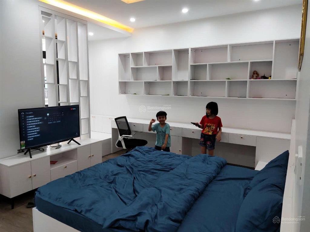 Cho thuê liền kề 90m2 ngọc trai full đồ 5 phòng ngủ, giá 35tr/tháng, bảo vệ 24/7, phân khu đẹp