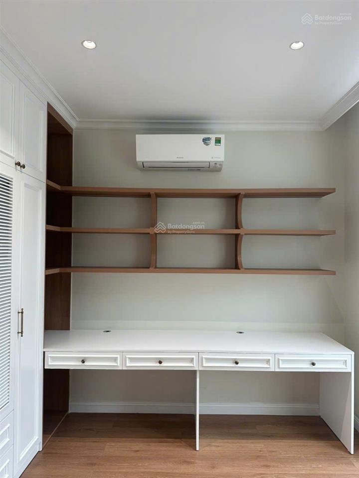 Cho thuê liền kề sao biển có đồ, dãy sao biển 15, full đồ cơ bản có thang máy, giá 30tr/tháng
