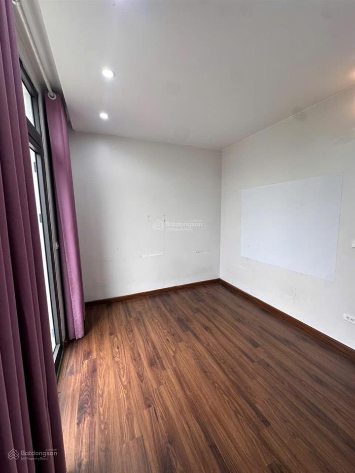 Cho thuê liền kề hải âu 90m2 hoàn thiện cơ bản 3tầng 1tum có điều hoà, ko thang máy. giá 27tr/tháng