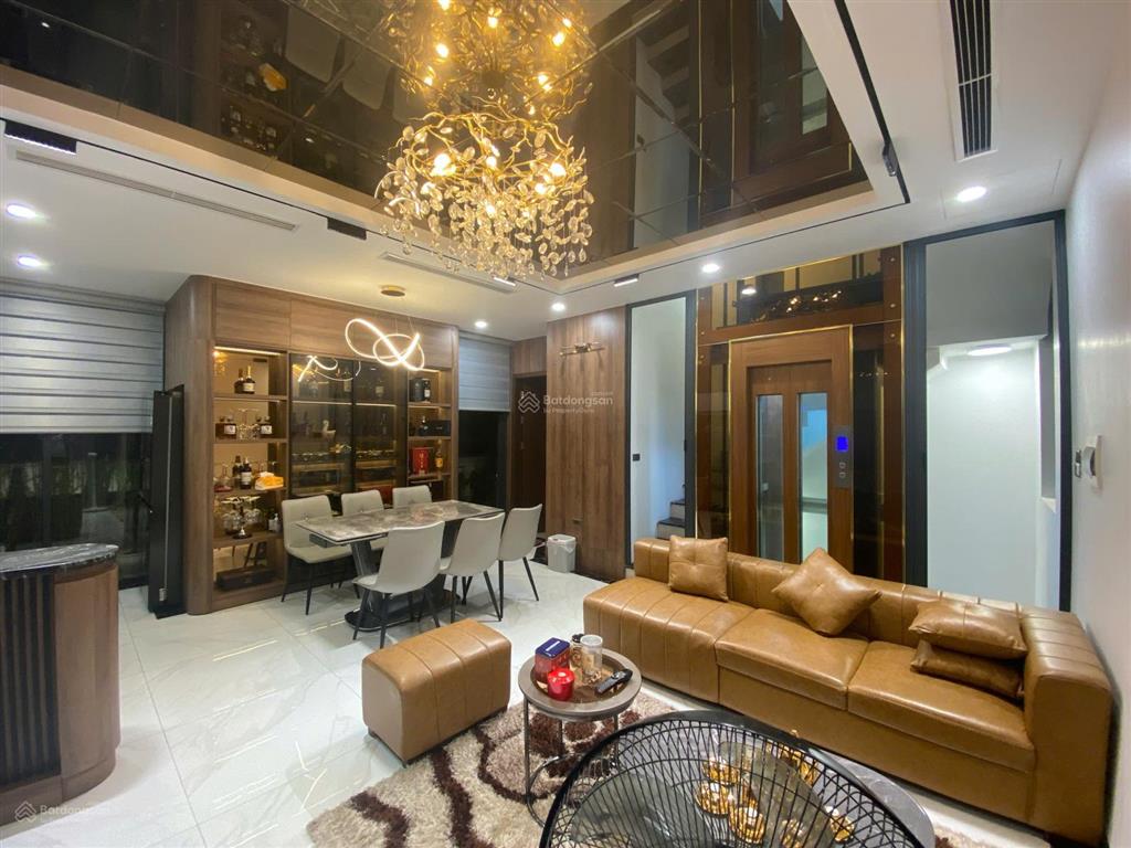 Cho thuê nhà sb19a hoàn thiện 5 tầng full đồ có thang máy, giá 42tr/tháng