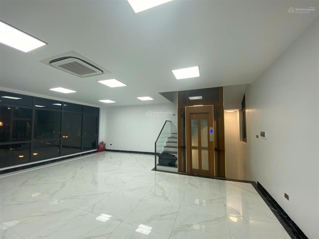 Cho thuê nhà sb19a hoàn thiện 5 tầng full đồ có thang máy, giá 42tr/tháng