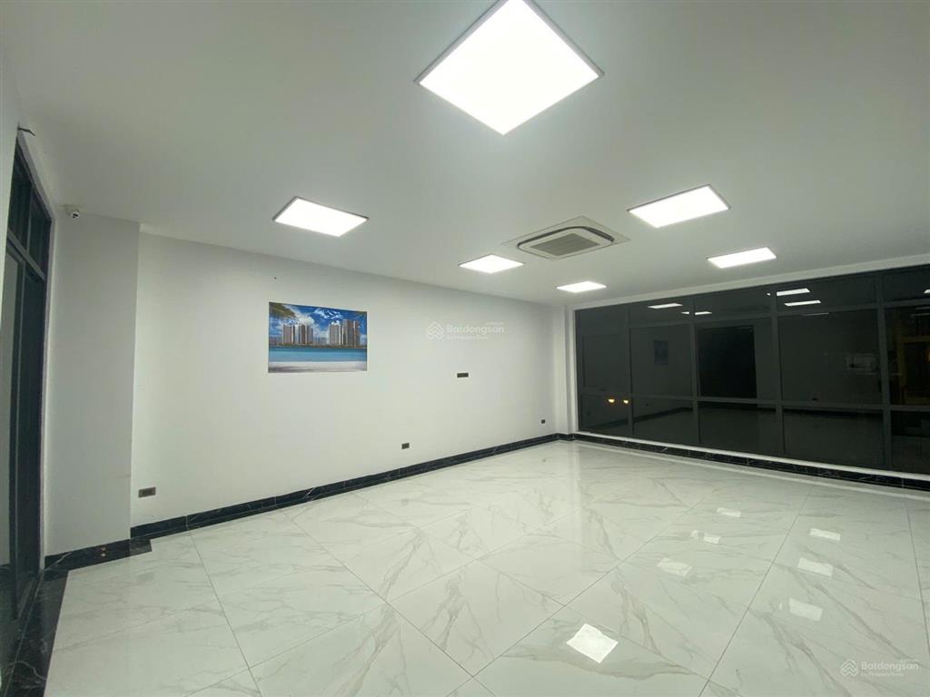 Cho thuê nhà sb19a hoàn thiện 5 tầng full đồ có thang máy, giá 42tr/tháng