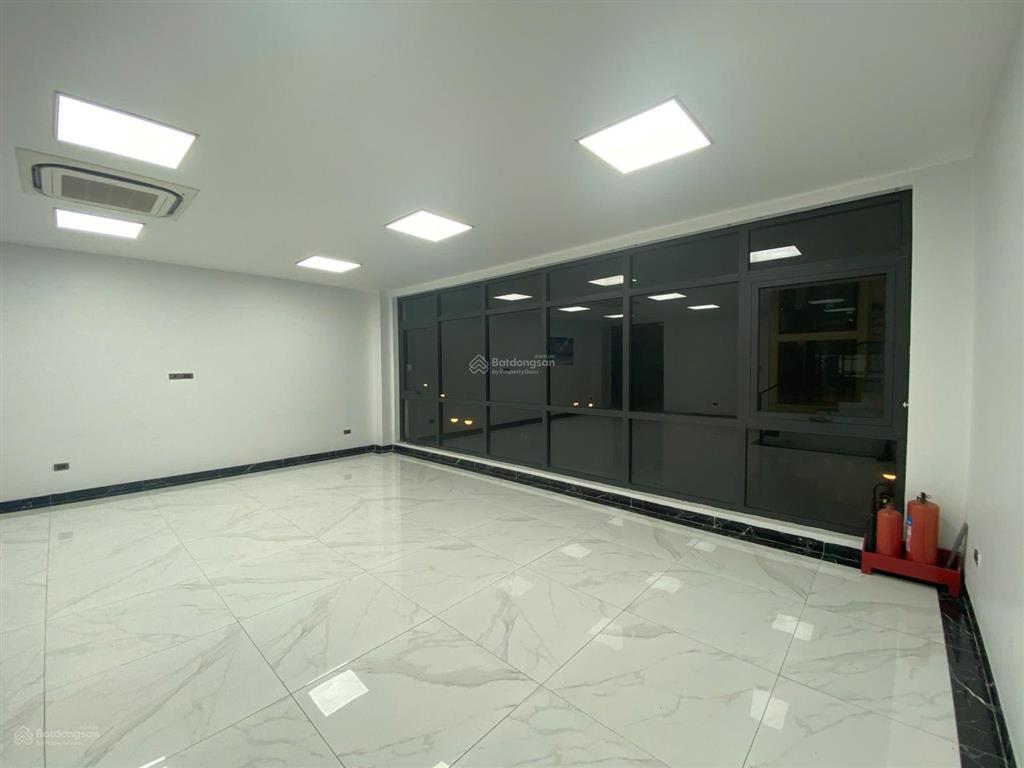 Cho thuê nhà sb19a hoàn thiện 5 tầng full đồ có thang máy, giá 42tr/tháng