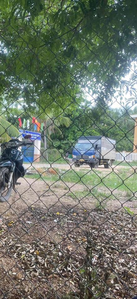 Bán nhà thổ cư giá rẻ mặt tiền thôn, hẻm xe lớn, cấp 4 mới sơn sửa lại sát tp quy nhơn