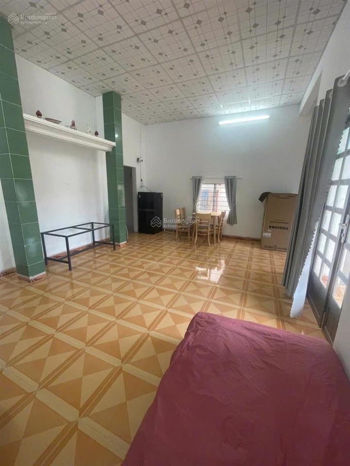 Bán nhà thổ cư giá rẻ mặt tiền thôn, hẻm xe lớn, cấp 4 mới sơn sửa lại sát tp quy nhơn