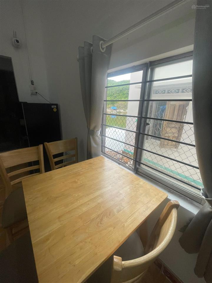 Bán nhà thổ cư giá rẻ mặt tiền thôn, hẻm xe lớn, cấp 4 mới sơn sửa lại sát tp quy nhơn