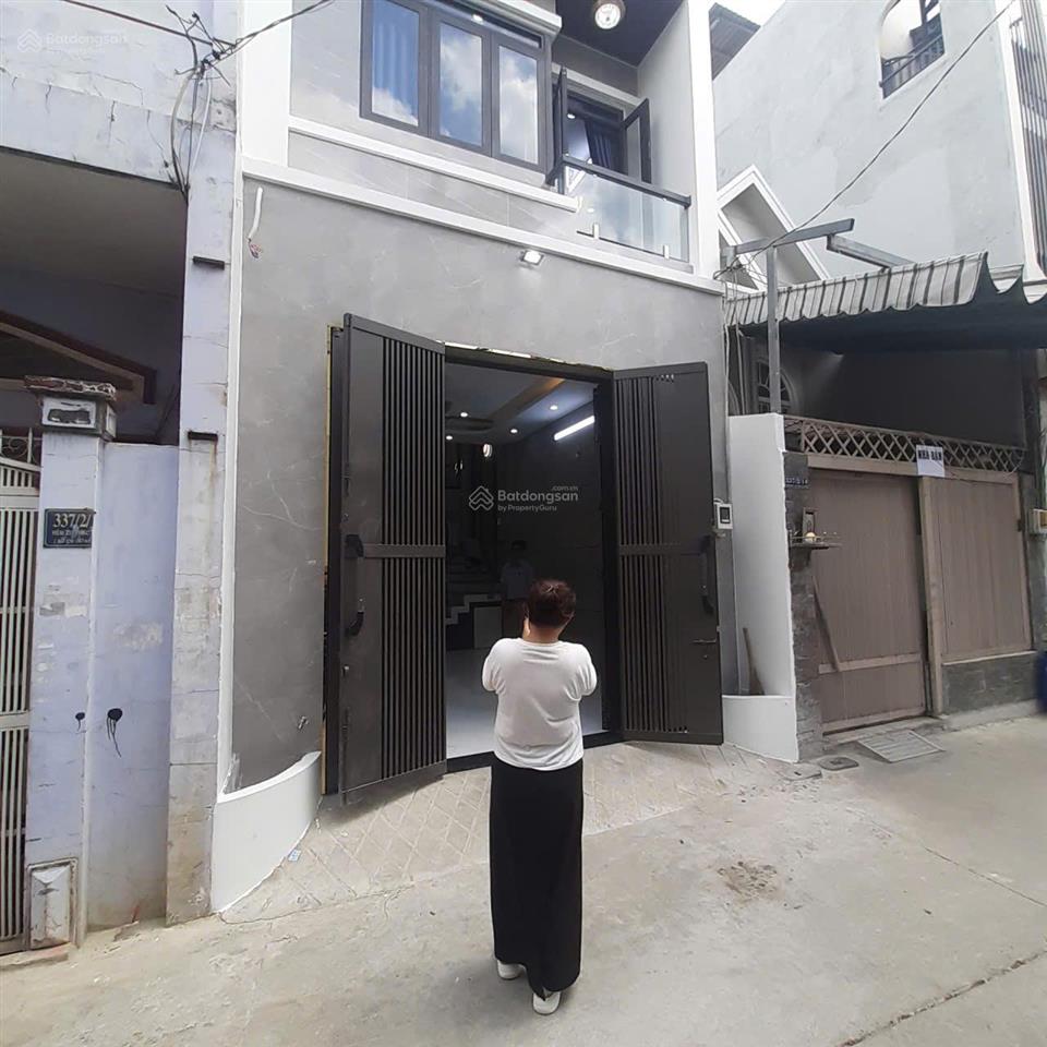 Bán nhà mới xây mới full nội thất (như hình) 4x13m 4 tầng tại thạch lam , giá 7,7 tỷ còn tl