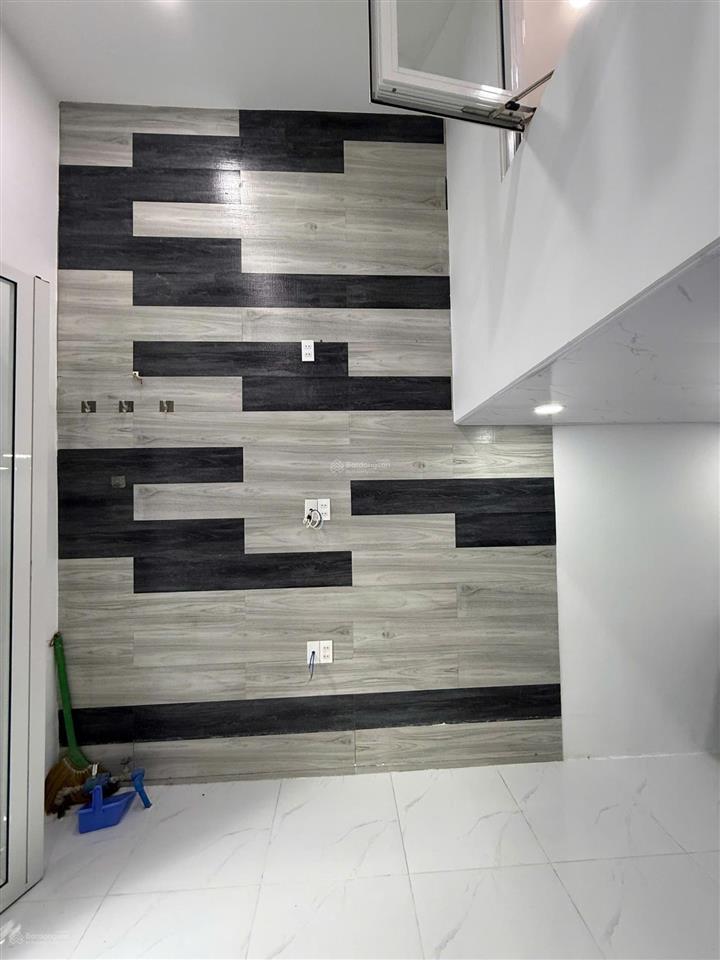 Bán nhà hẻm góc phạm thế hiển  3.9m x 5.23m  20.7m2  1 trệt 1 lững 1 lầu  2pn p7 q8