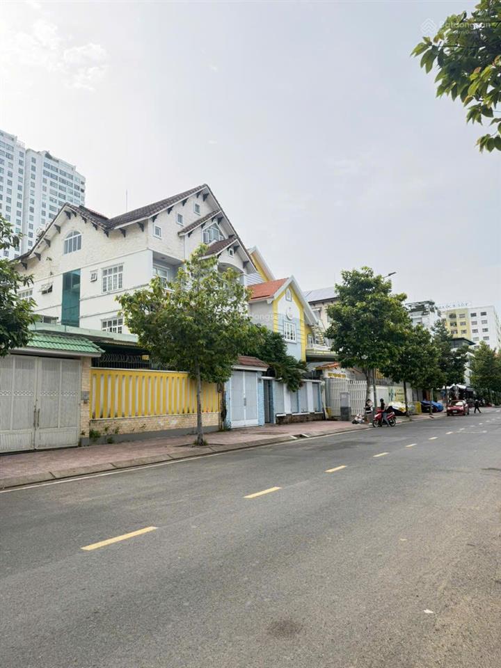 Bán đất mt đường dương bạch mai  12m x 25m  300m2  hiếm có nhất khu vực p5 q8