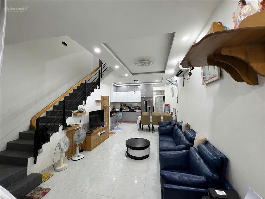Nhà liền kề rosita khang điền  full nội thất