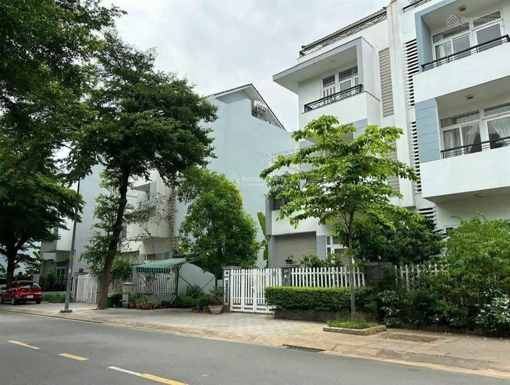 Biệt thự kdc gia hòa  cách global city chỉ 1km  giá 18,3 tỷ thương lượng