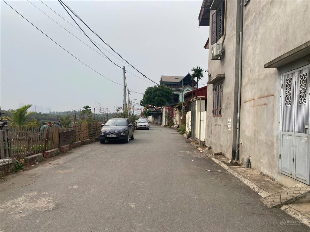 Bán 71.8m2 đất xuân thuỵ  kiêu kỵ đường thông xe 16c sát dự án vinhomes giá 5.95tỷ  0902 132 ***