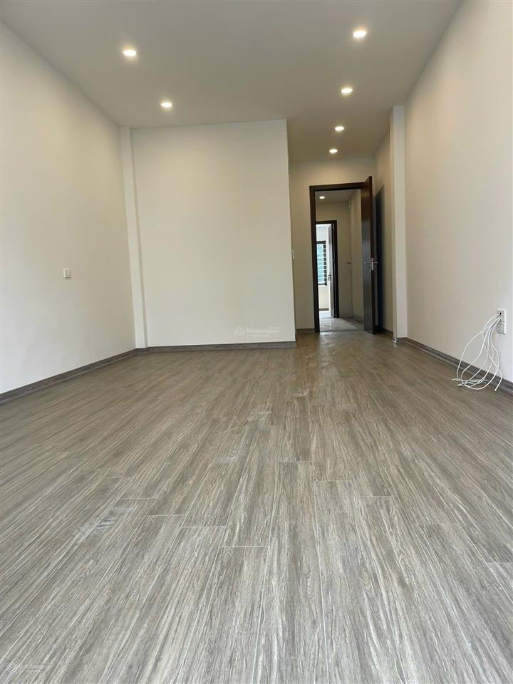 Chính chủ bán nhà 90m2x5t xây mới phúc lợi đường thông xe 16 chỗ giá 15tỷ  0902 132 ***