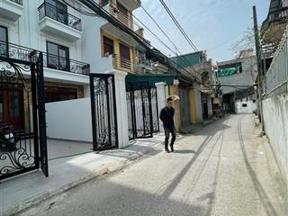 Chính chủ bán nhà 90m2x5t xây mới phúc lợi đường thông xe 16 chỗ giá 15tỷ  0902 132 ***