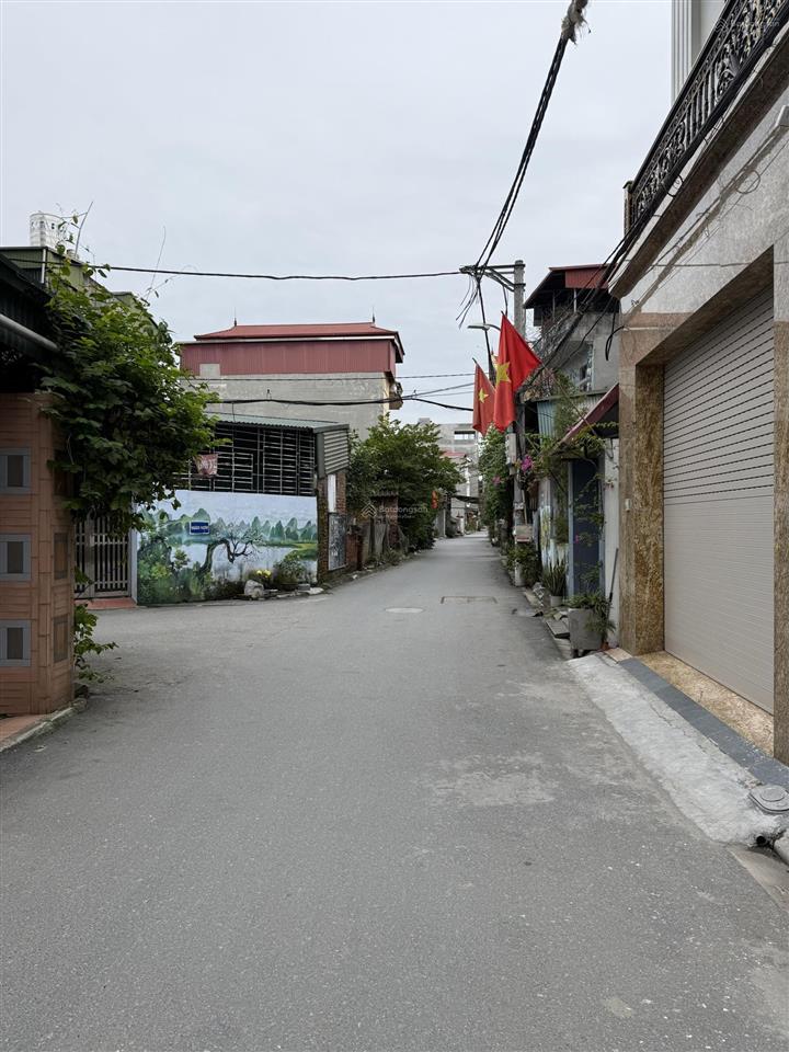 Bán đất trục chính 78m2 làng cam, cổ bi đường thông ô tô tránh nhau giá 130tr/m2,  0902 132 ***