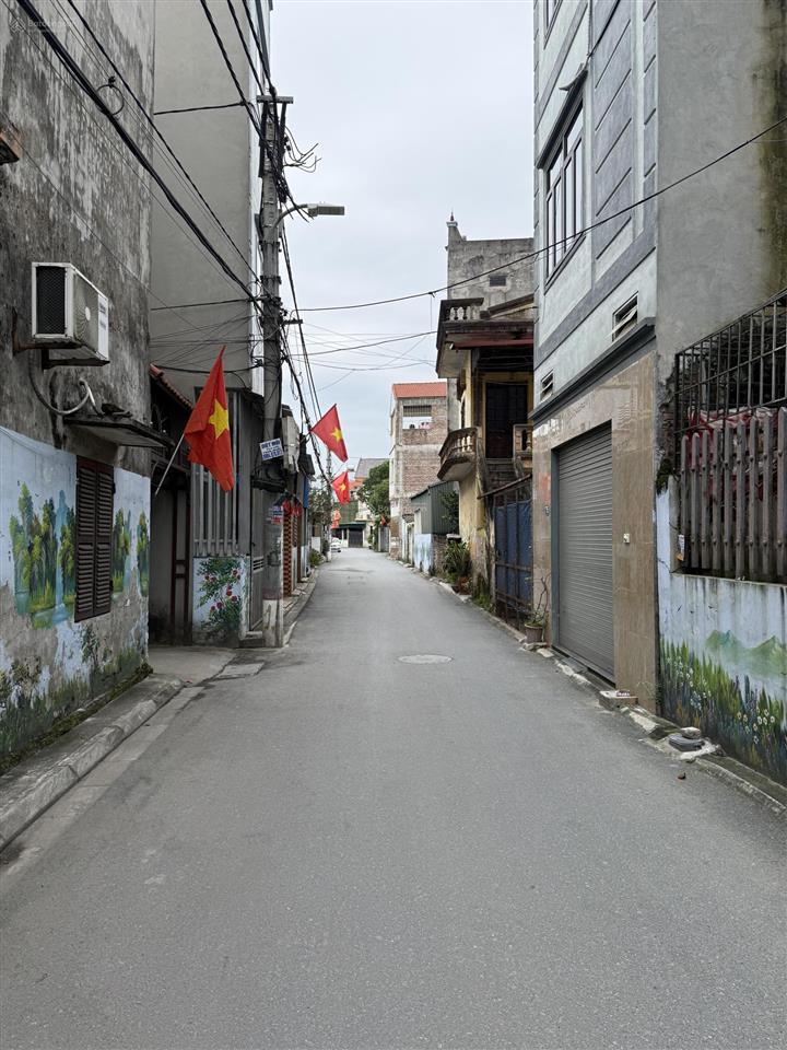 Bán đất trục chính 78m2 làng cam, cổ bi đường thông ô tô tránh nhau giá 130tr/m2,  0902 132 ***