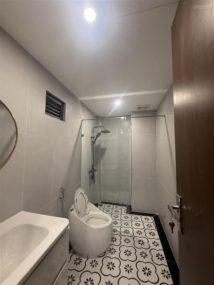 Bán nhà mới phúc lợi 44m2x6t thang máy full nội thất ô tô đỗ cửa giá 9.75 tỷ   0902 132 ***