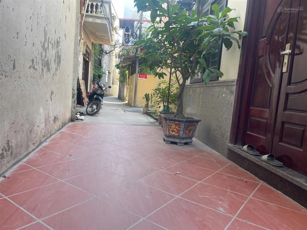 Bán gấp nhà mới lô góc 31m2 x 5t phúc lợi cách ô tô 20m giá chỉ 6.15 tỷ   0902 132 ***