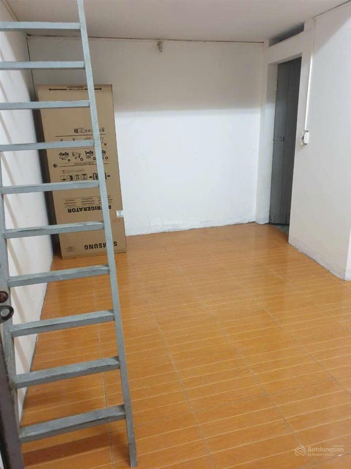 Cho thuê phòng trọ khép kín 25m²  có gác xép  gần bách khoa, giải phóng. có nội thất cơ bản