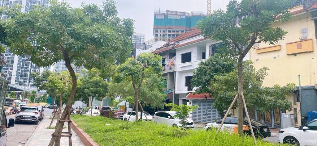 Bán gấp liền kề bảo sơn, dt 131m2 trục thông vinsmart, giá chỉ 23 tỷ