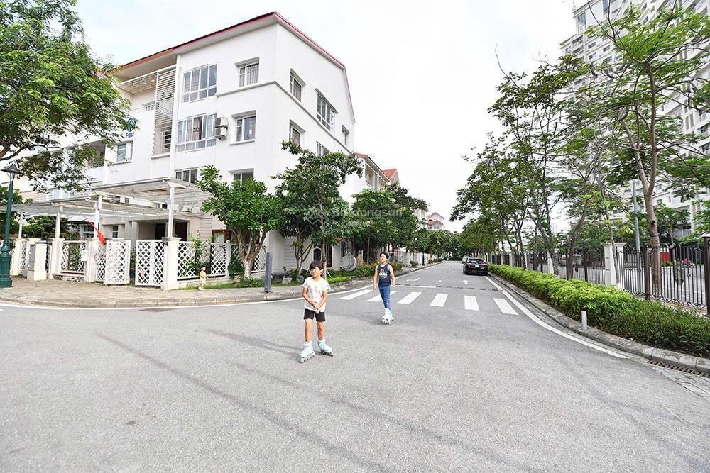 Bán gấp liền kề mailand hanoi city, dt 126m2 hai mặt đường giá chỉ 26,9 tỷ