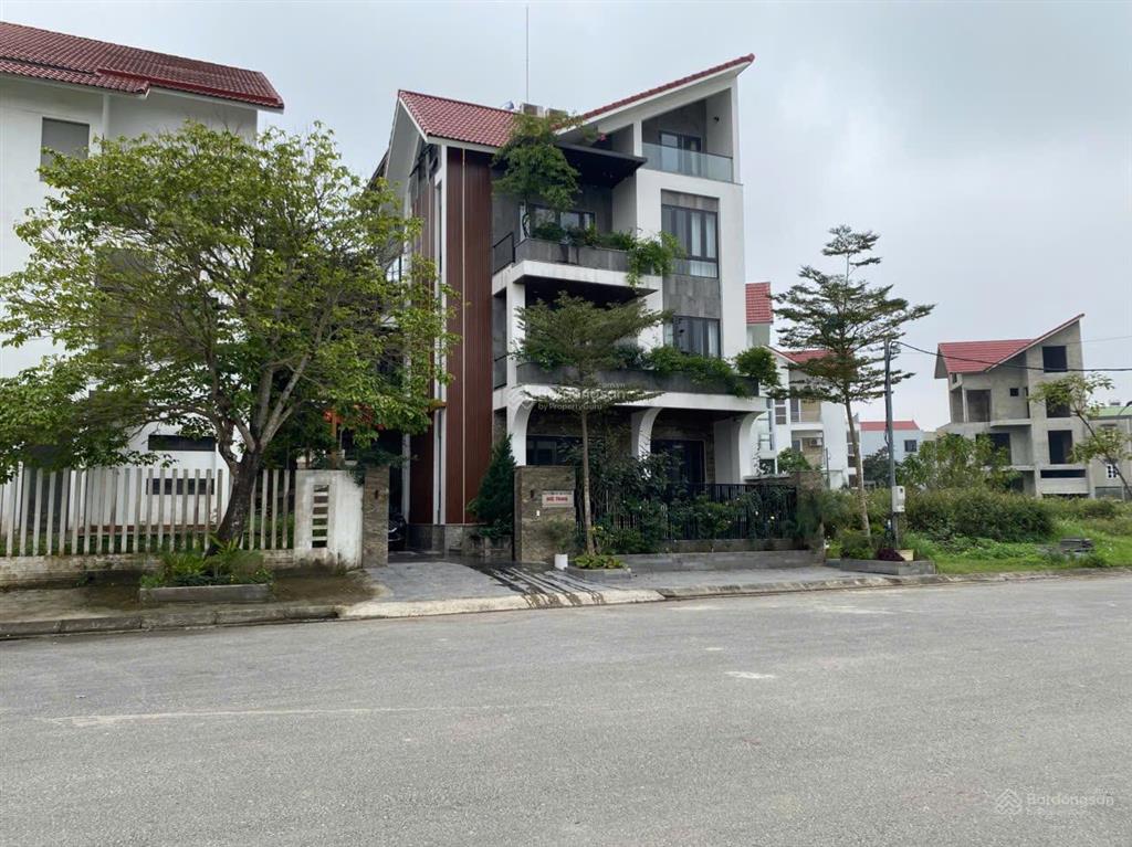 Bán gấp biệt thự mặt hồ kđt new house city, dt 350m2 cực đẹp, giá siêu rẻ chỉ 75tr/m2