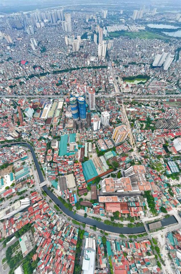 Bán xuất ngoại giao liền kề 360 giải phóng. 100m2 nhà mới, xây thô 5 tầng video chi tiết